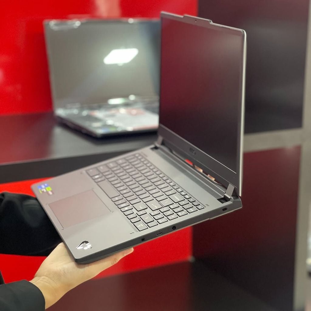 Laptop MSI Cyborg 15 C13WE (Intel Core i5-13420H, 16GB RAM, 512GB SSD, RTX 5050 8GB, 15.6