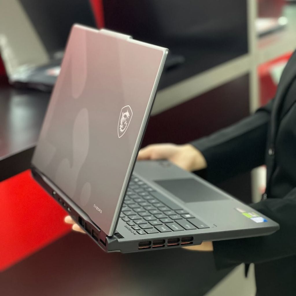 Laptop MSI Cyborg 15 C13WE (Intel Core i5-13420H, 16GB RAM, 512GB SSD, RTX 5050 8GB, 15.6