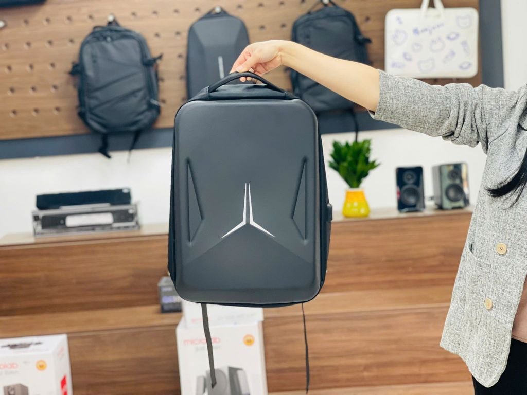 Balo Laptop Mặt Cứng 3D Có Cổng USB – Chống Nước, Chống Va Đập, Mở Rộng 180 Độ