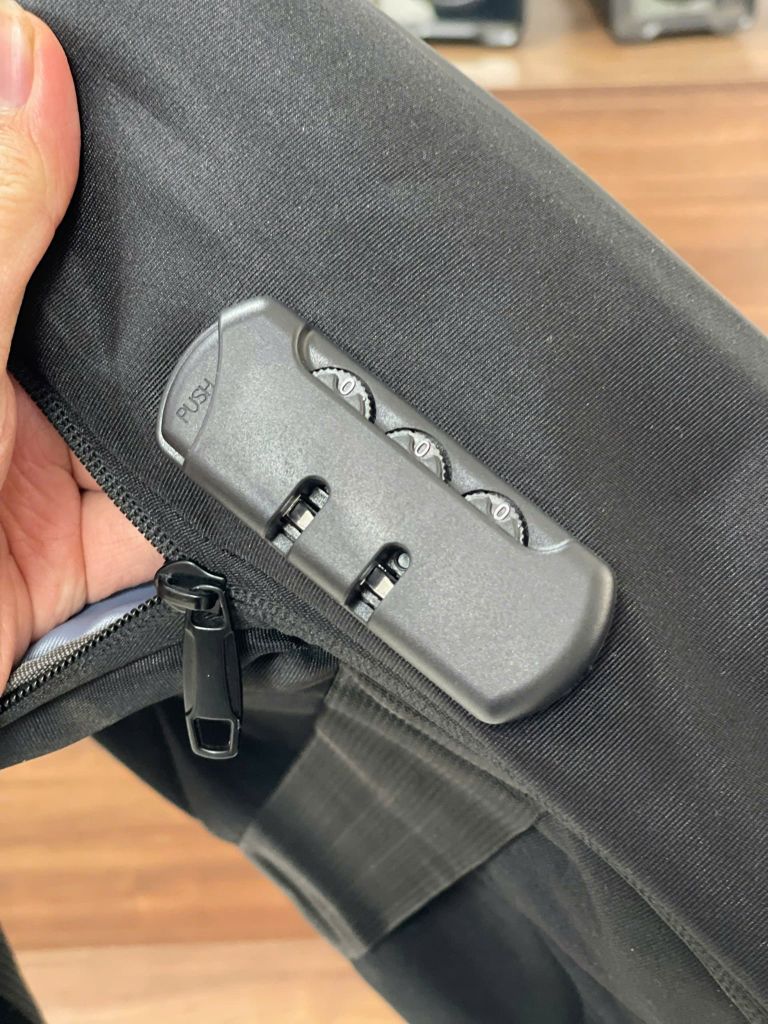 Balo thông minh có khoá chống trộm và dây kết nối ngoài (Màu đen)