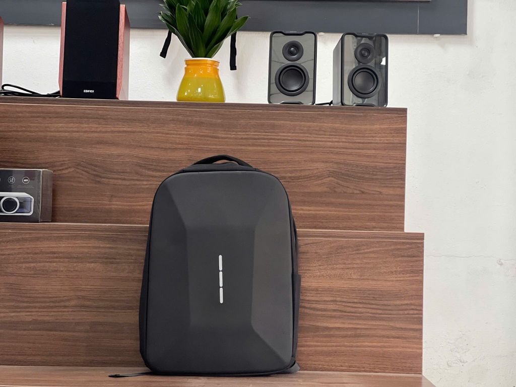 Balo thông minh có khoá chống trộm và dây kết nối ngoài (Màu đen)