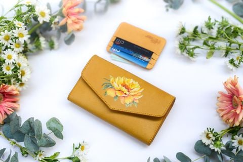 Ví thạch thảo vẽ hoa mẫu đơn