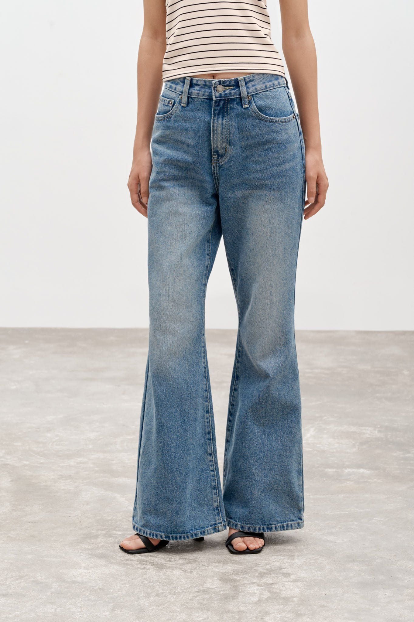  Blue Flared Denim Jeans 