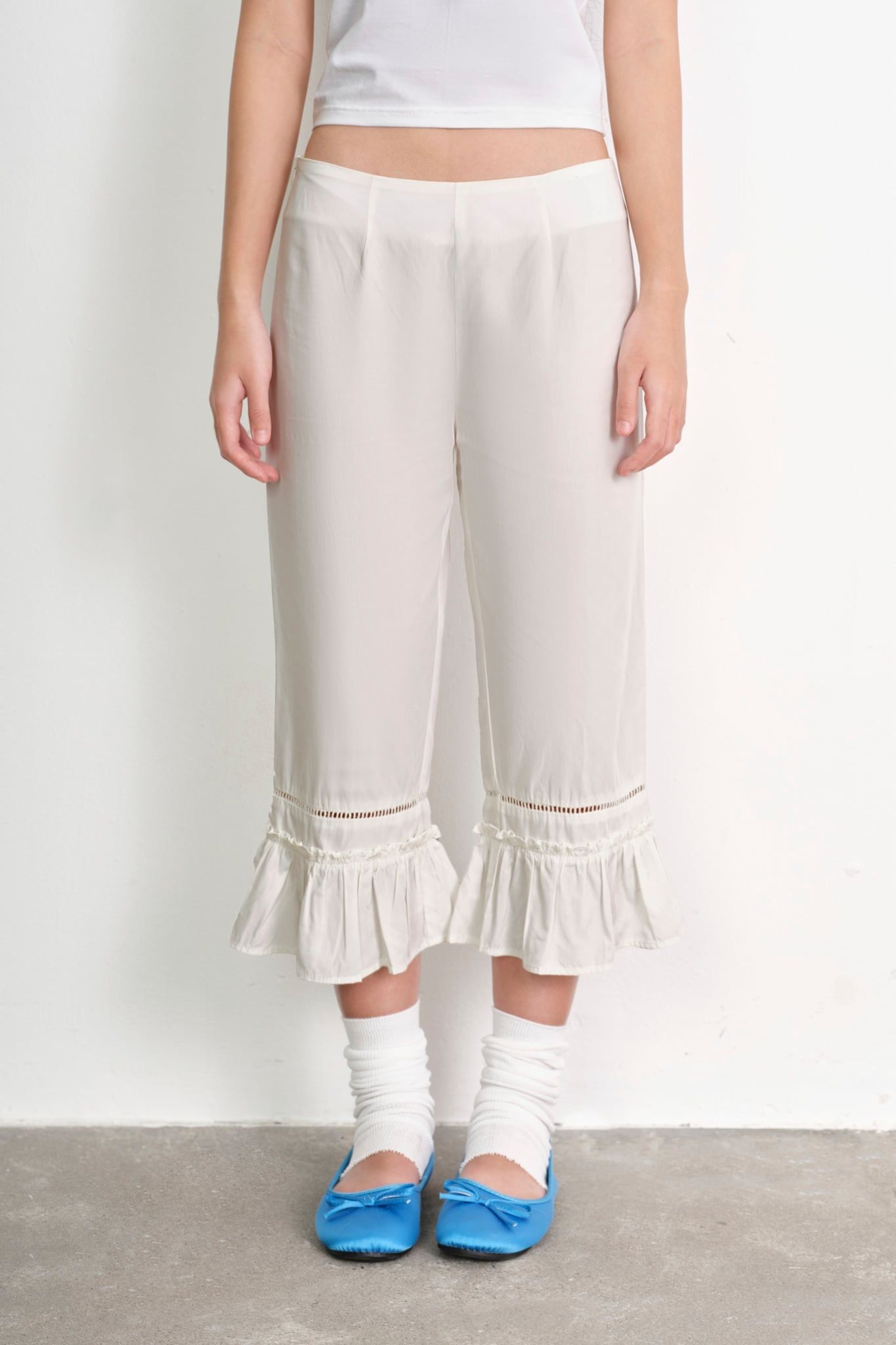  Frill-hem Cropped Trousers 