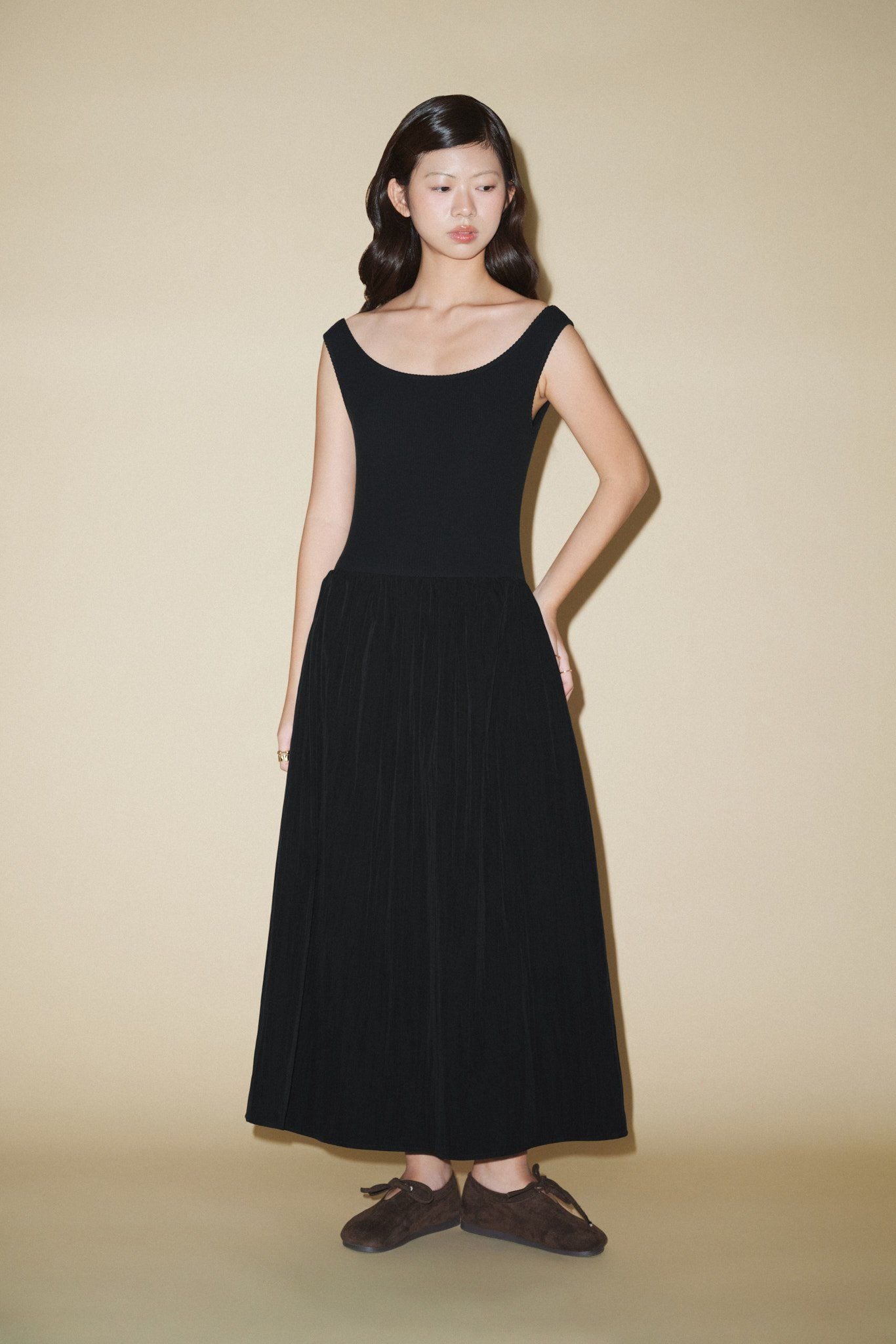  Black Boatneck Midi Dress 