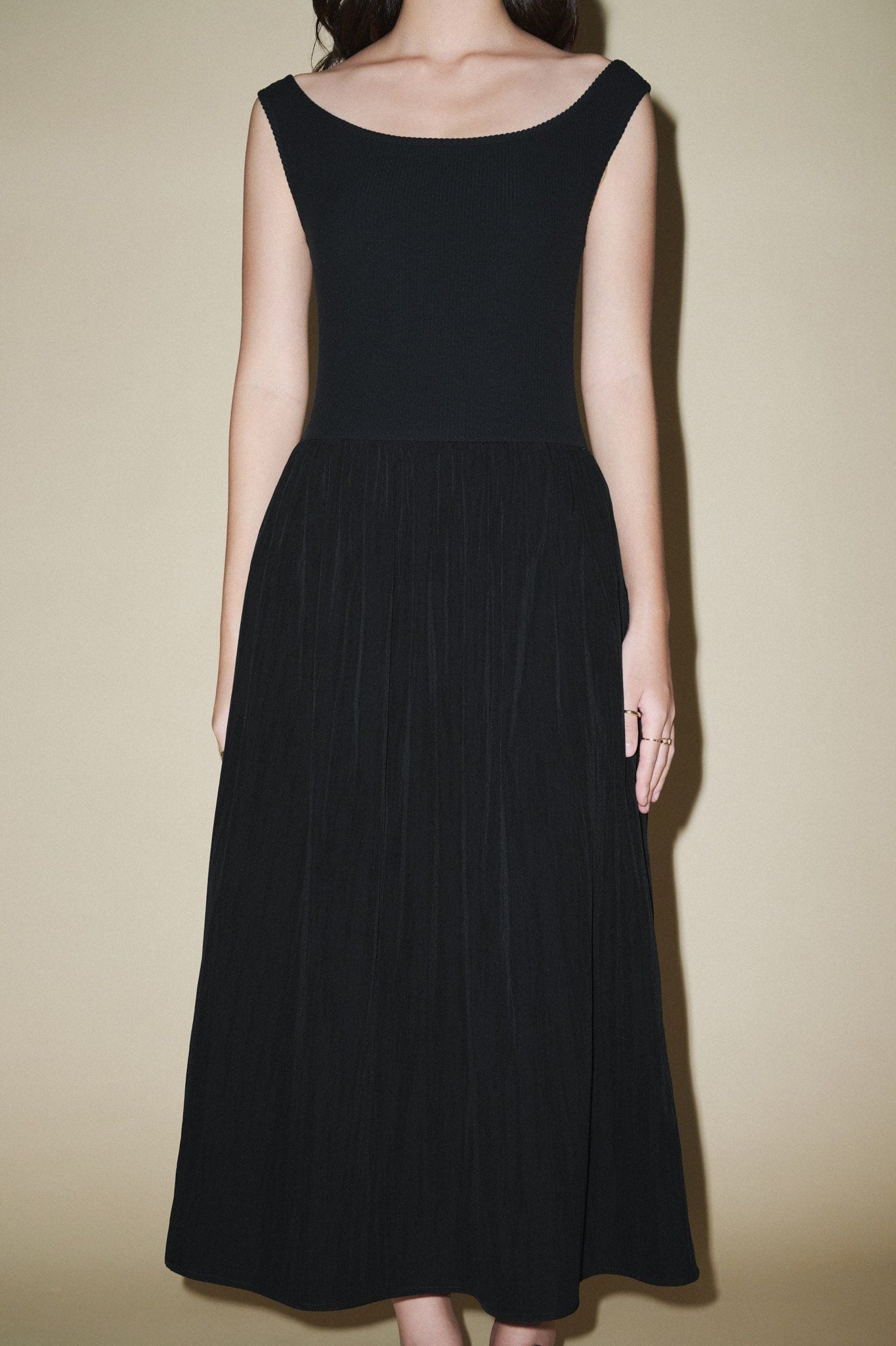  Black Boatneck Midi Dress 