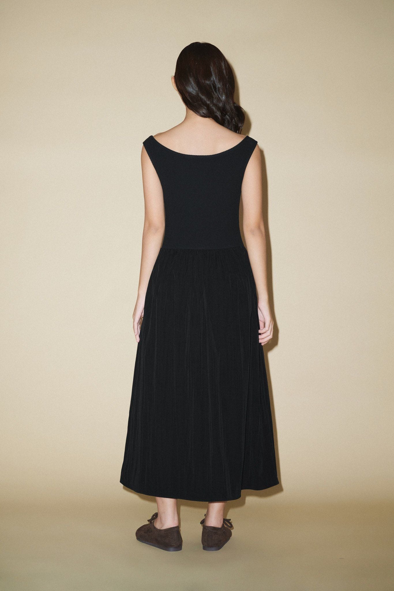  Black Boatneck Midi Dress 
