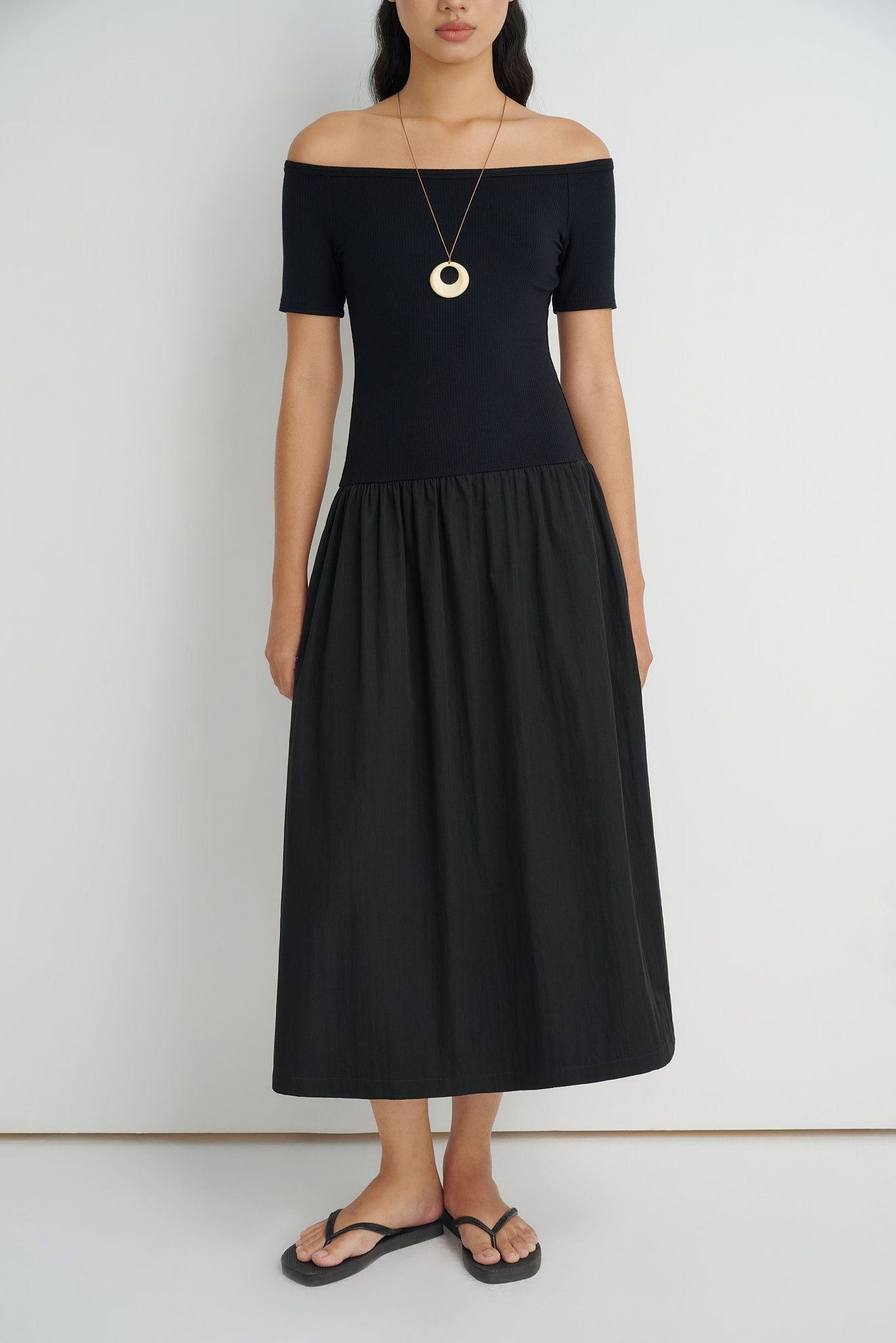  Black Off Shoulder Midi Dress 