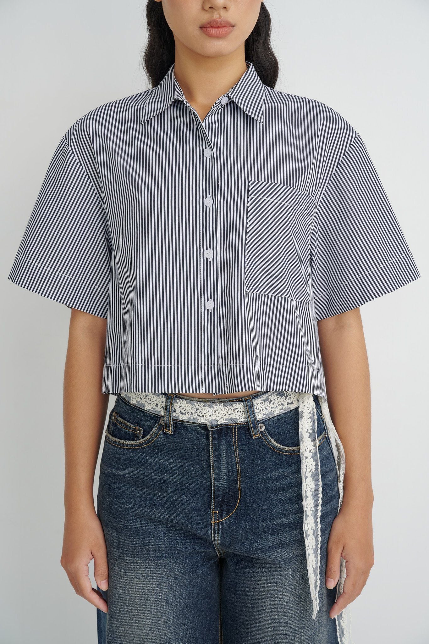  Striped Oversized Crop Shirt 