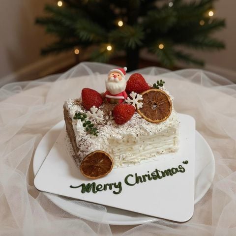 Khúc củi phủ kem tươi