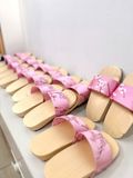  Guốc mộc bé gái quai gấm - Hồng 