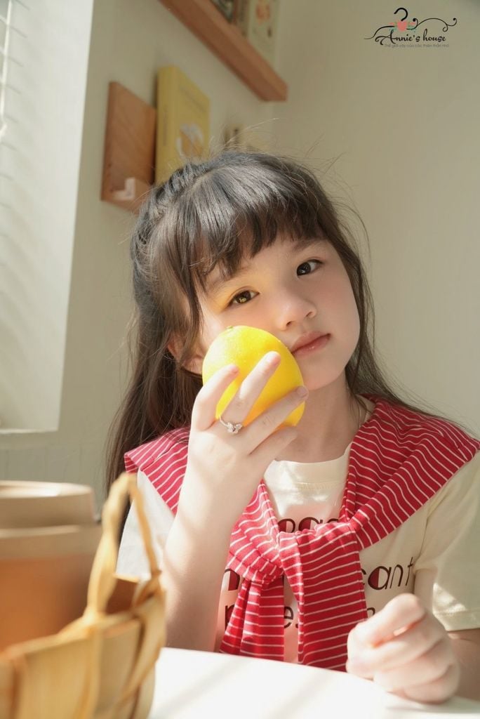  Set Rubi Áo Cotton Phối Khăn Choàng Kẻ Đỏ 