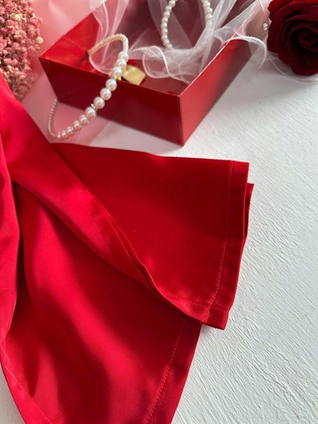  Hồng Yên Dress - Đầm sườn xám đỏ đính ngọc trai 