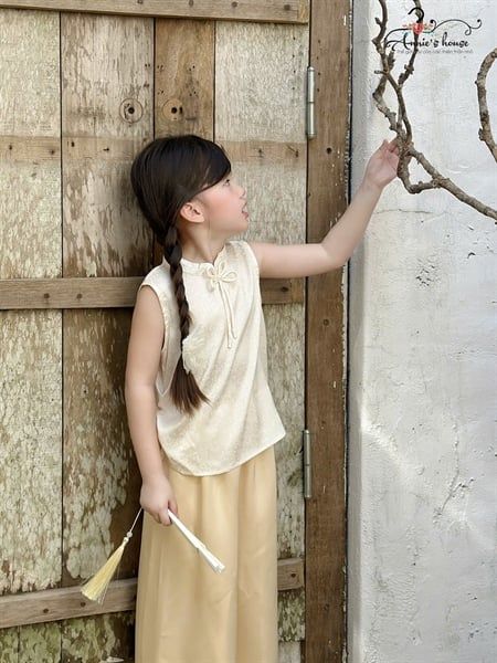  Nhã Set – Set áo gấm lụa rút tà phối quần lụa nude dáng suông - Áo Kem 