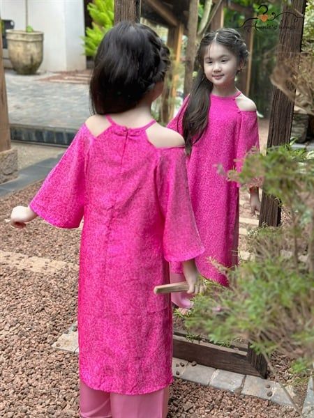  Áo Dài Gấm Khuê Liên Cổ Yếm - Màu Hồng 