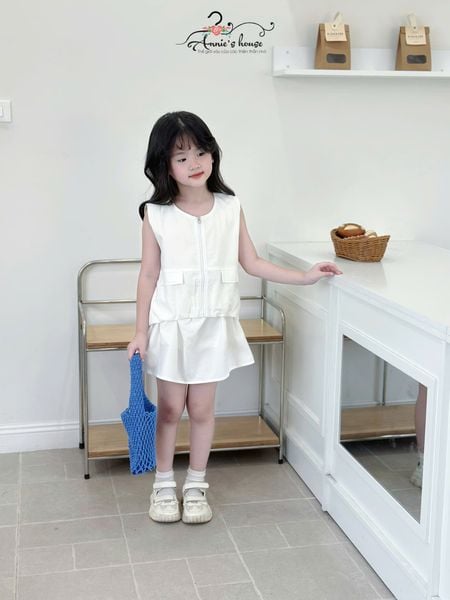  Momo Set – Bộ Gile Khóa Kéo & Chân Váy Năng Động - Trắng Kem 