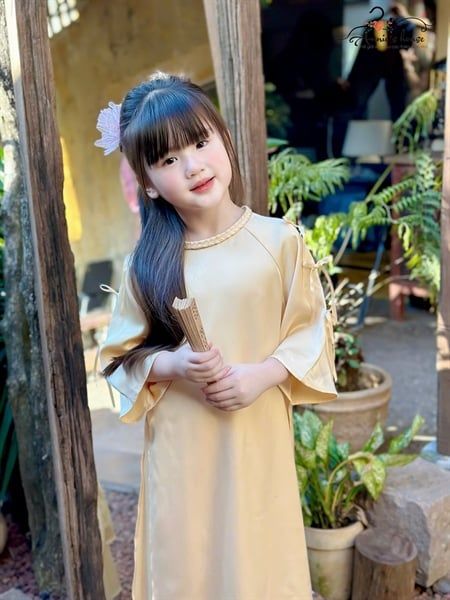  Áo Dài Yên Khuê – Cổ Bím Đính Nơ Dịu Dàng - Màu Vàng 