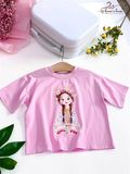  Áo thời trang Belle Fleur - Áo thun in hình cô gái - Hồng 