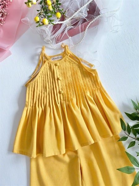  Mai Hạ Set – Set yếm linen xếp pli cao cấp cho bé gái - Vàng 
