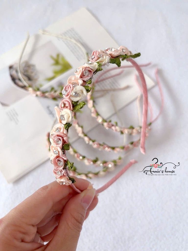  Cài tóc hoa nhí đính đá – Phụ kiện xinh cho bé gái đi tiệc, đi chơi - Hoa Kem 