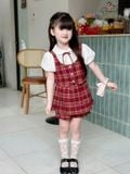  Holly Set – Áo sơ mi cổ búp bê phối gile caro đỏ, quần xếp li năng động 