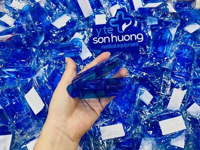 Dụng cụ cắt thuốc bằng nhựa PT (400c/th)