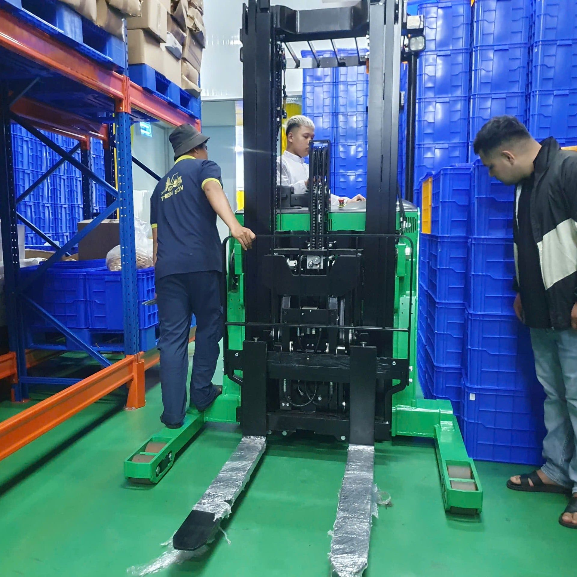  Xe Nâng Điện Lithium Reach Truck Double Deep 1.6 Tấn Đứng Lái Hangcha 
