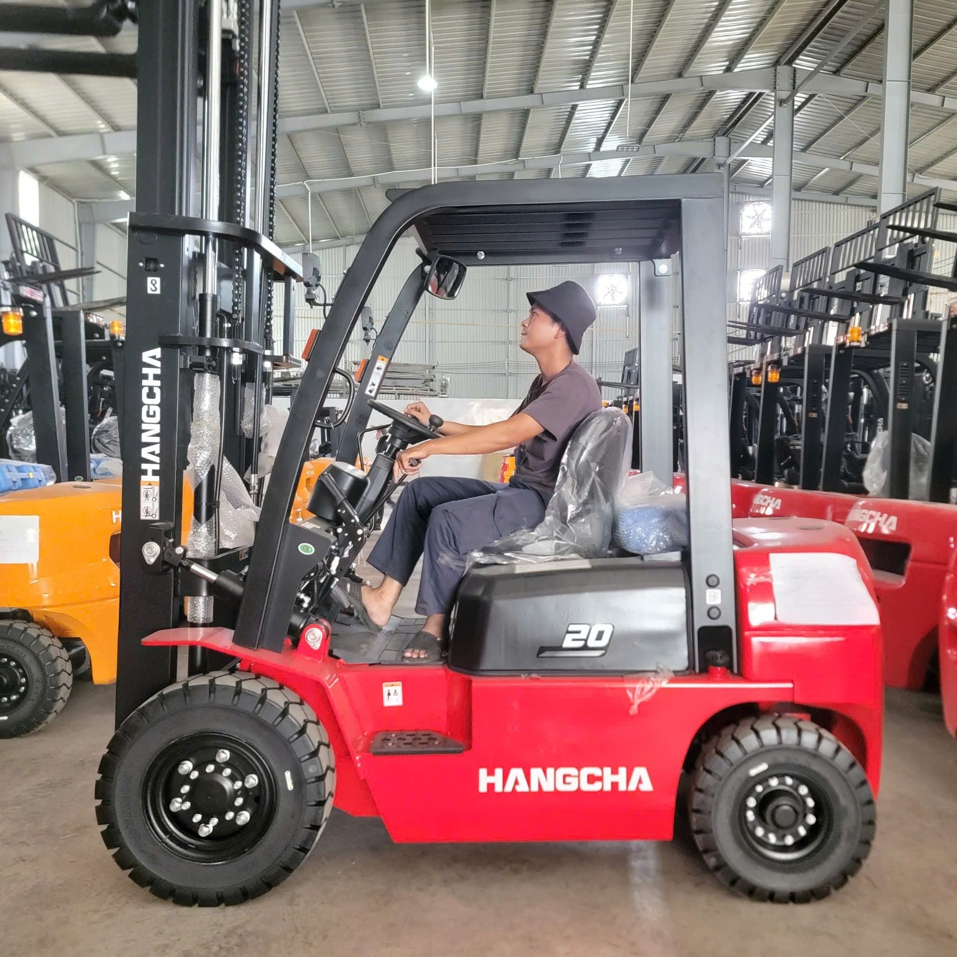  Xe Nâng Dầu 2 Tấn Mới 100% || Giá Hơn 190 Triệu || Bảo Hành 2 Năm 