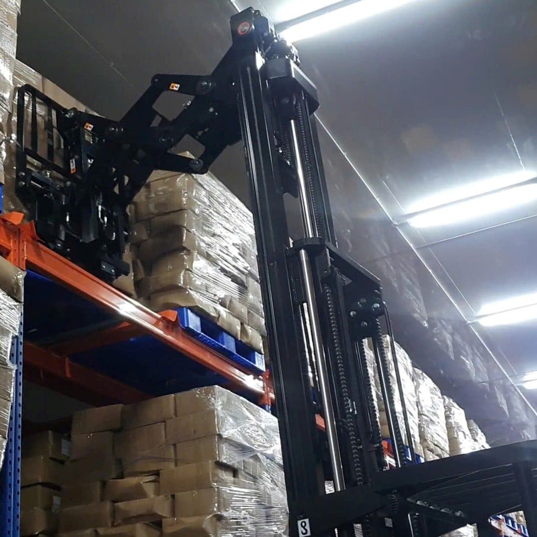  Xe Nâng Điện Lithium Reach Truck Double Deep 1.6 Tấn Đứng Lái Hangcha 