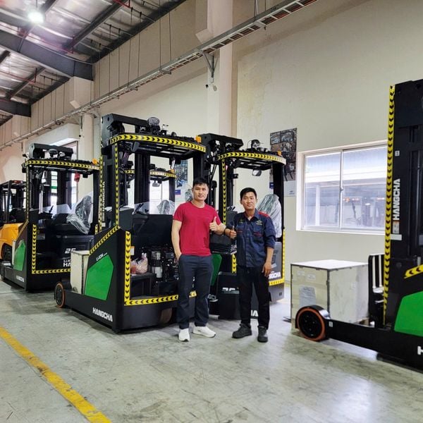 Thuê xe nâng Hangcha giá tốt