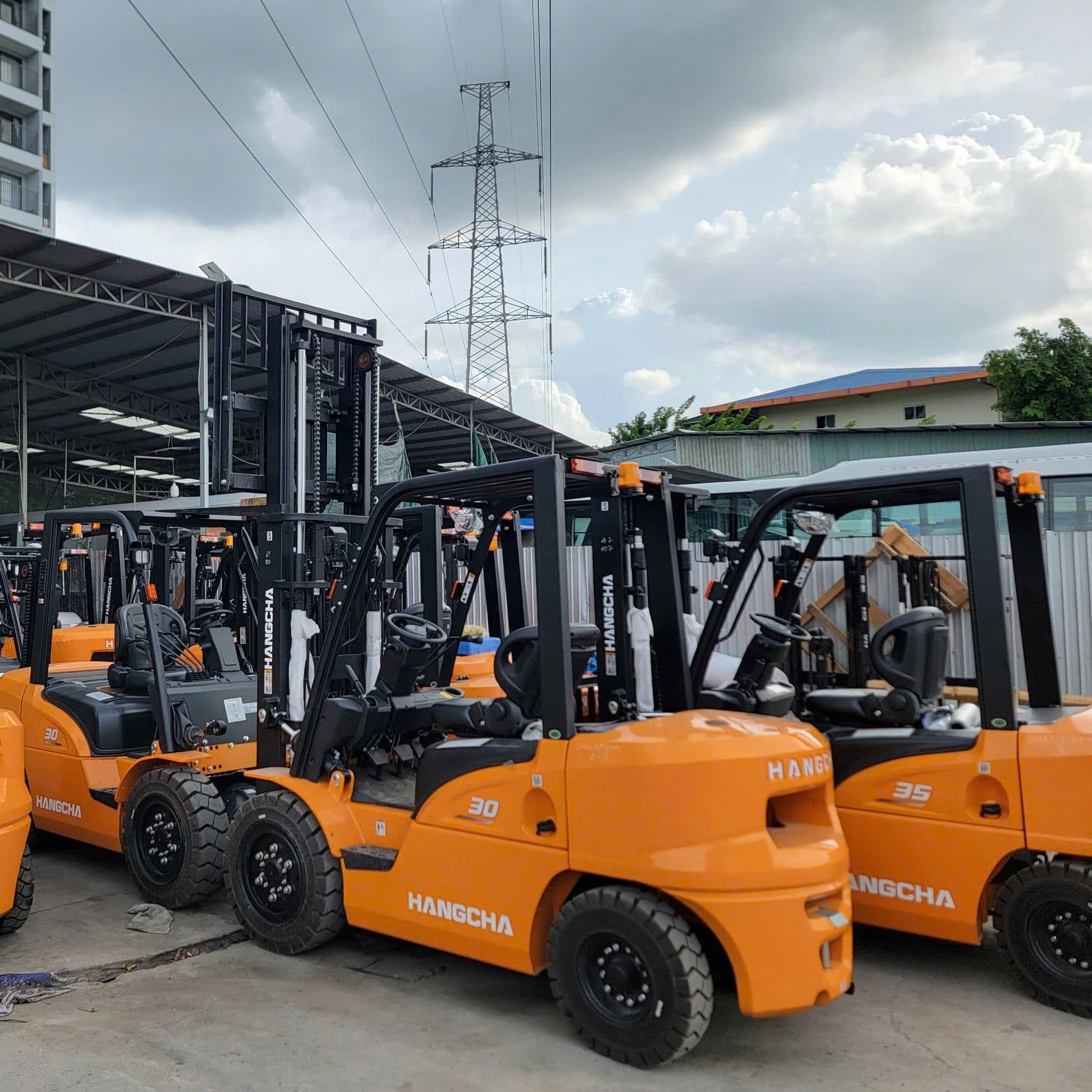  Xe Nâng Dầu 3 Tấn Mới 100% Cực Bền Bỉ || Giá Siêu Tốt || Bảo Hành 2 Năm 