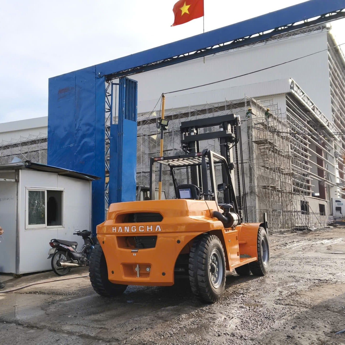 Xe Nâng Dầu 12 Tấn Mới 100% || Giá Tốt || Bảo Hành 2 Năm 