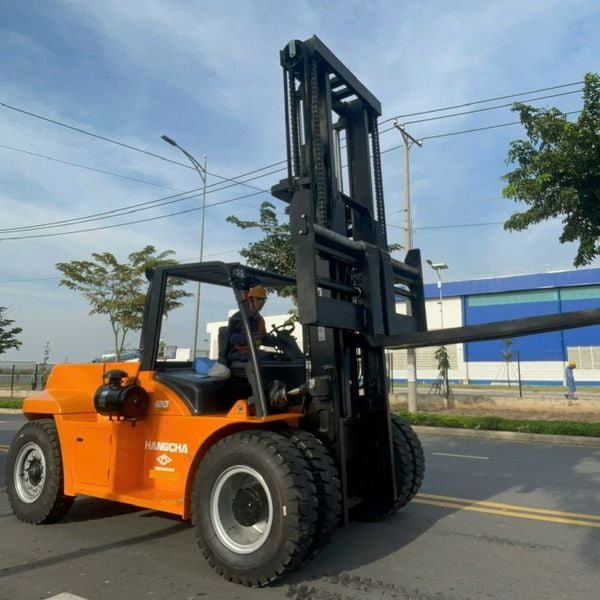 xe nâng dầu hangcha 12 tấn giá tốt