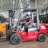  Xe Nâng Dầu 2 Tấn Mới 100% || Giá Hơn 190 Triệu || Bảo Hành 2 Năm 