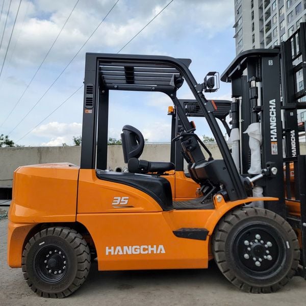 xe nâng dầu 3.5 tấn cao cấp