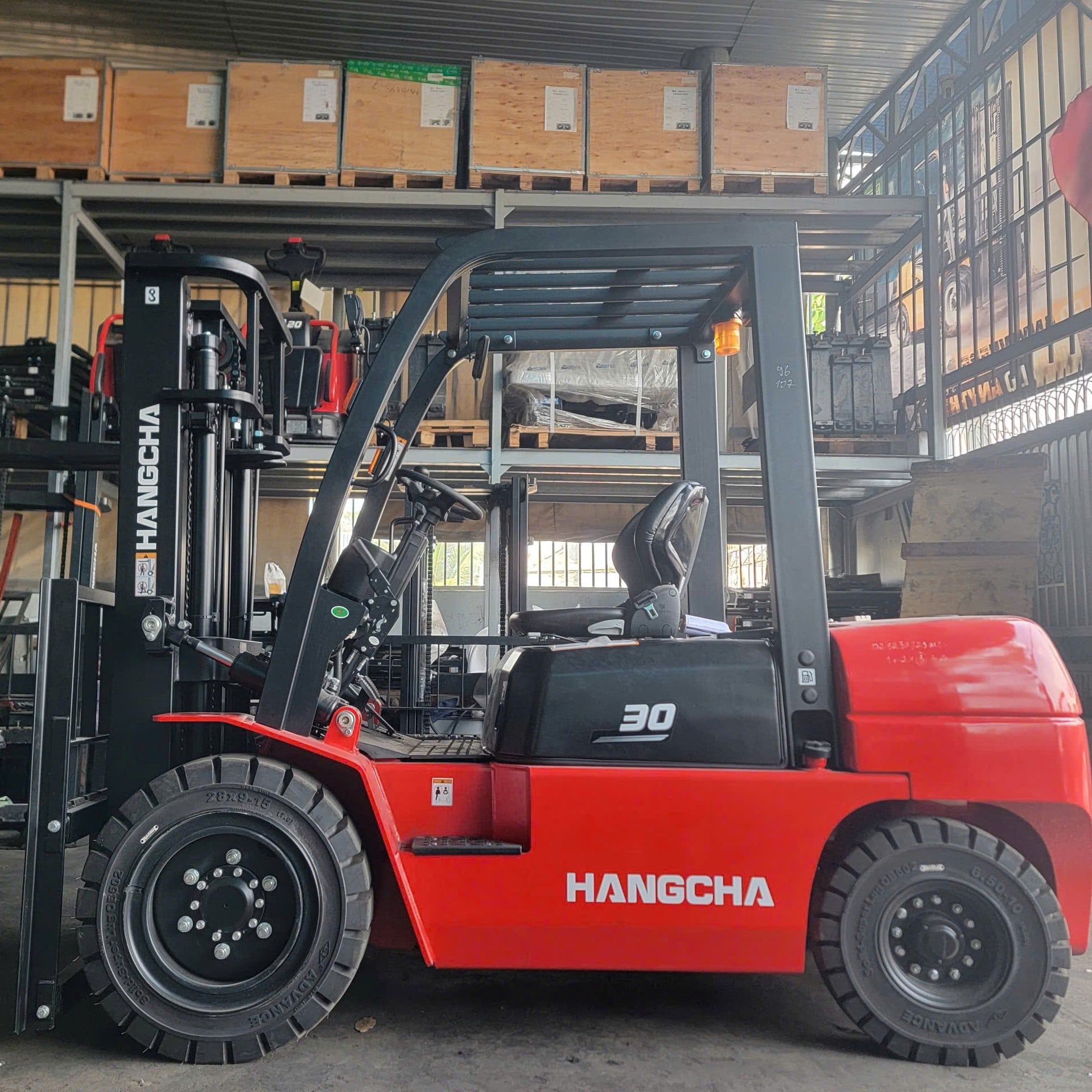  Xe Nâng Dầu 3 Tấn Mới 100% || Giá Hơn 200 Triệu || Bảo Hành 2 Năm 