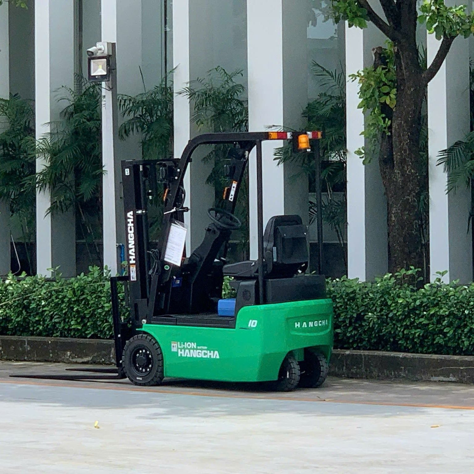  Xe Nâng Điện 1 Tấn 3 Bánh Dòng X Hangcha | Nhỏ Gọn – Linh Hoạt – Hiệu Quả Cao 