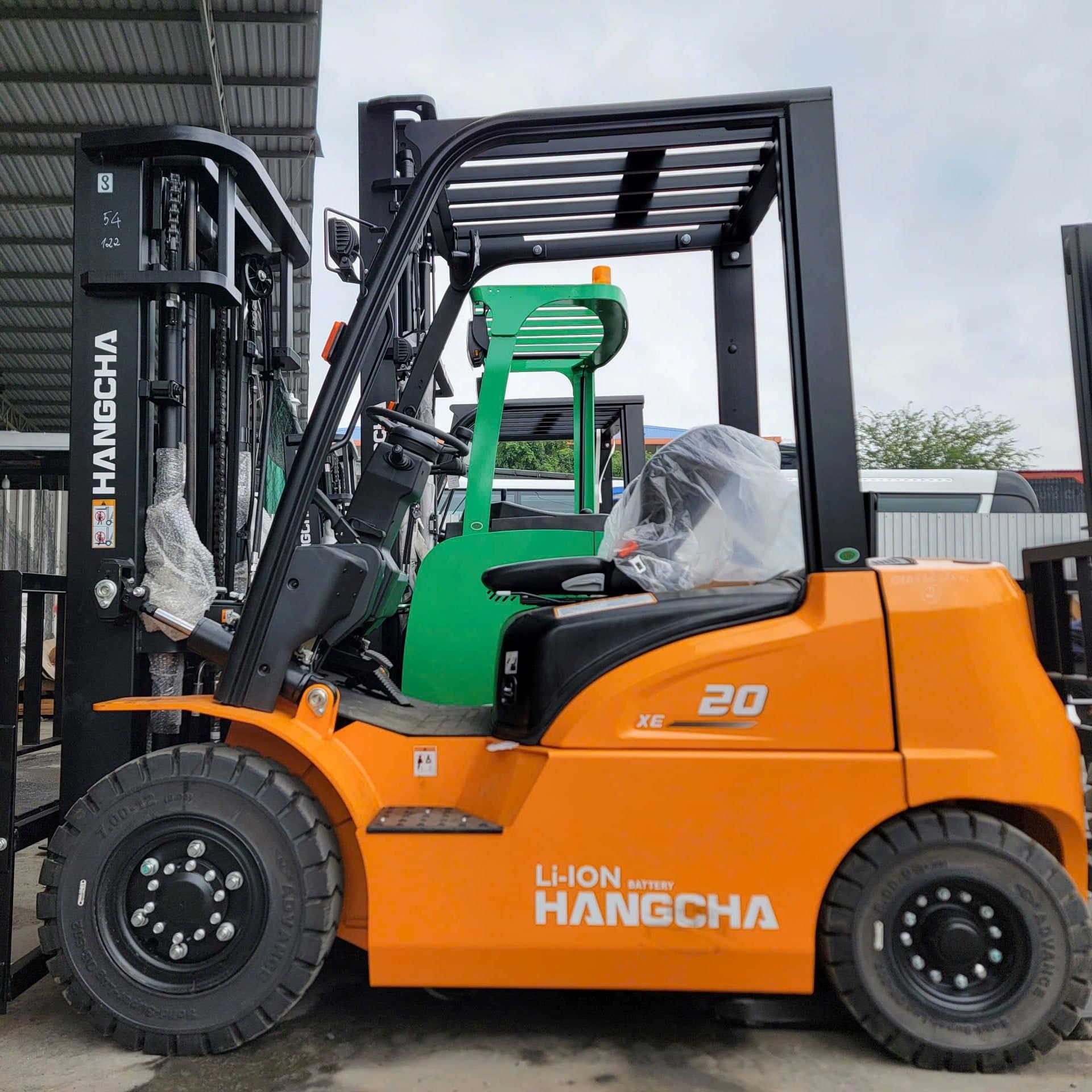  Xe Nâng Điện Lithium 2 Tấn Dòng XE – Hiệu Suất Cao, Sạc Nhanh, Giá Tốt 