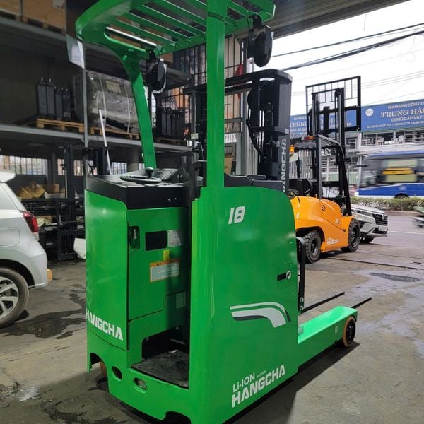 Xe Nâng Điện Lithium Reach Truck Đứng Lái 1.8 Tấn HANGCHA