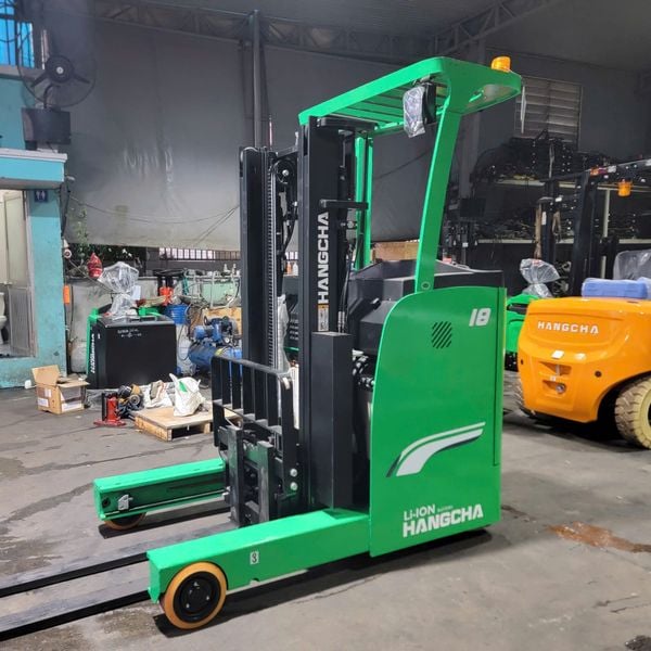 Xe Nâng Điện Lithium Reach Truck Đứng Lái 1.8 Tấn HANGCHA