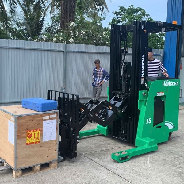 Xe Nâng Điện Lithium Reach Truck Double Deep 1.6 Tấn Đứng Lái Hangcha