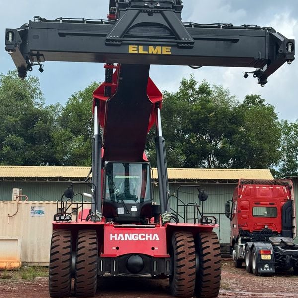 Xe Nâng Gắp Cont 45 Tấn