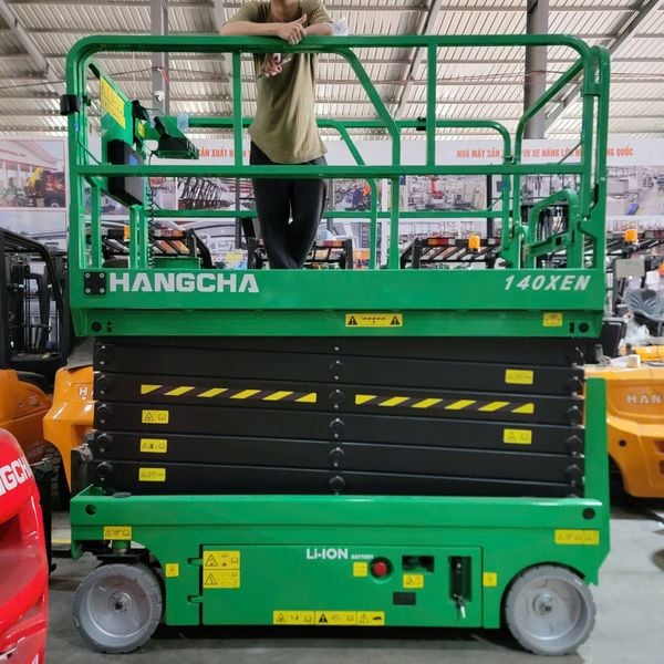 Xe nâng người 14m