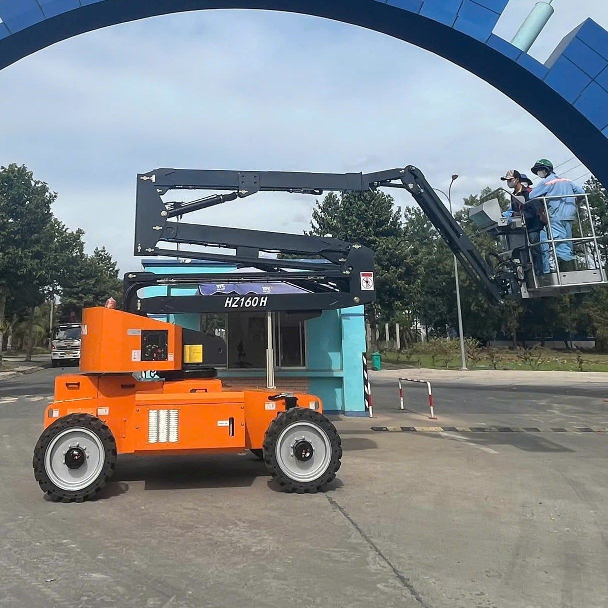  Xe Nâng Người Boom Lift 16m Hangcha – Giải Pháp Làm Việc Trên Cao An Toàn, Hiệu Quả 