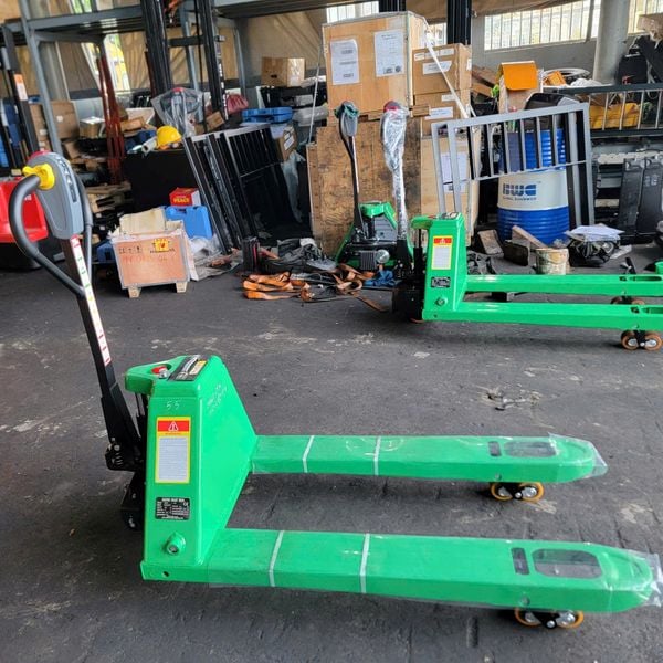 Xe Nâng Tay Điện 1.5 Tấn Dòng WS Hangcha – Model CBD15-WS