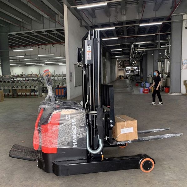 xe nâng tay điện có khung nâng di chuyển Hangcha giá tốt