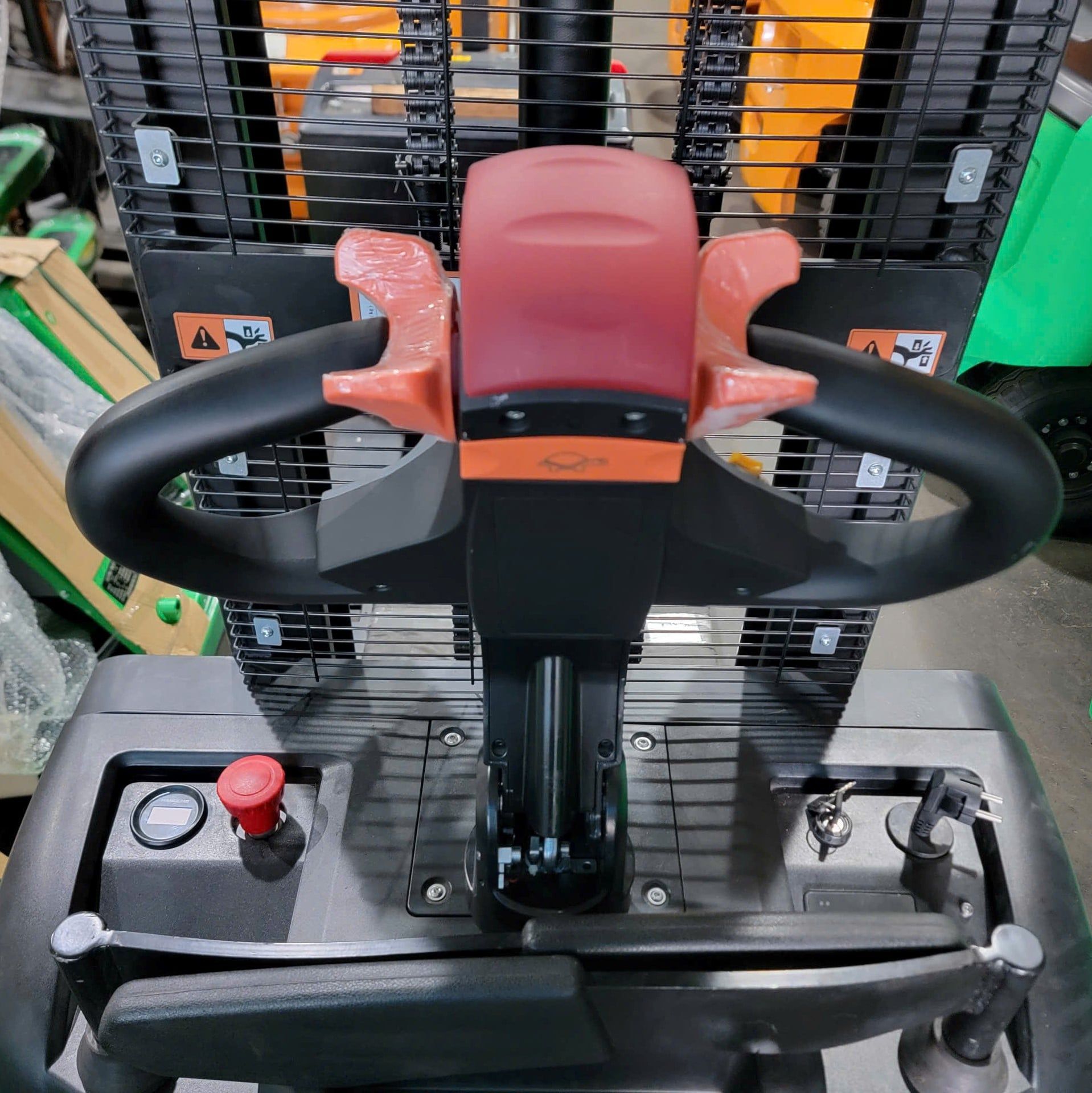  Xe Nâng Tay Điện Cao 1.5 Tấn CDD15-WHL-I – Pin Lithium, Nâng Cao 2-5 Mét, Gọn Nhẹ 