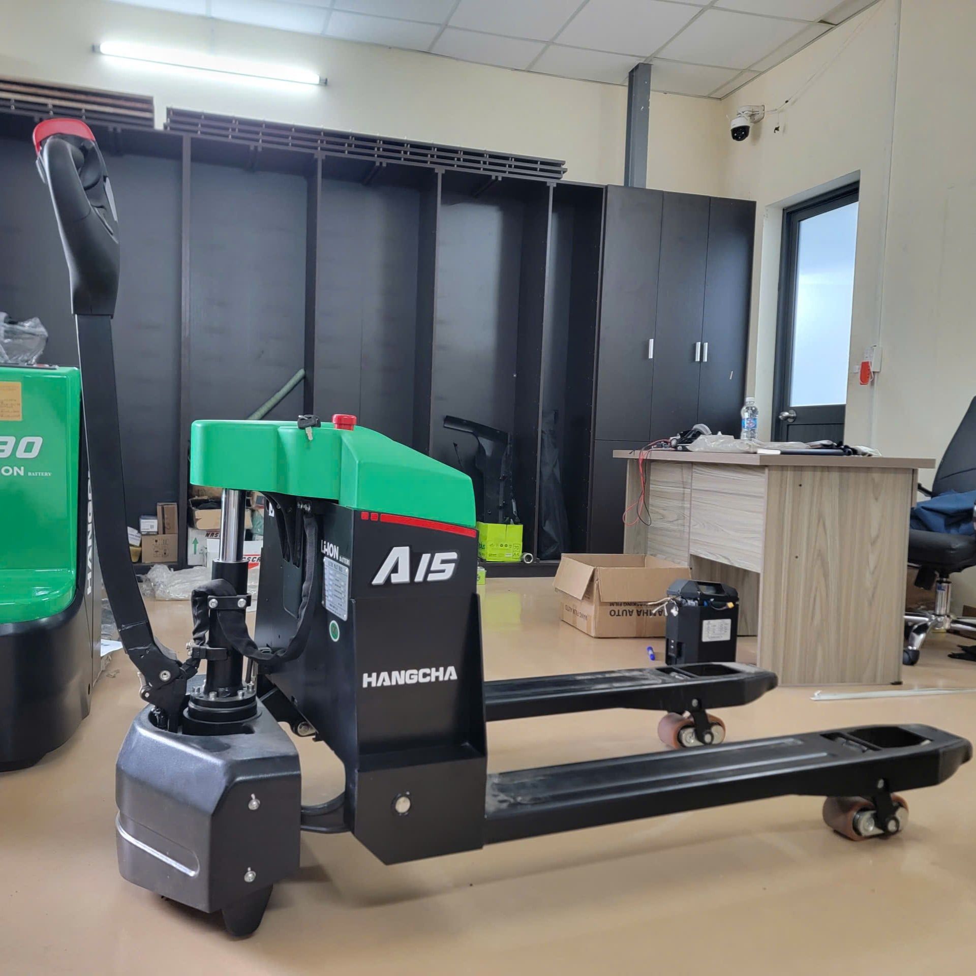  Xe Nâng Tay Điện 1.5 Tấn Sạc Nhanh 1-2h || Giá 3x Triệu || Bảo Hành 3 Năm 