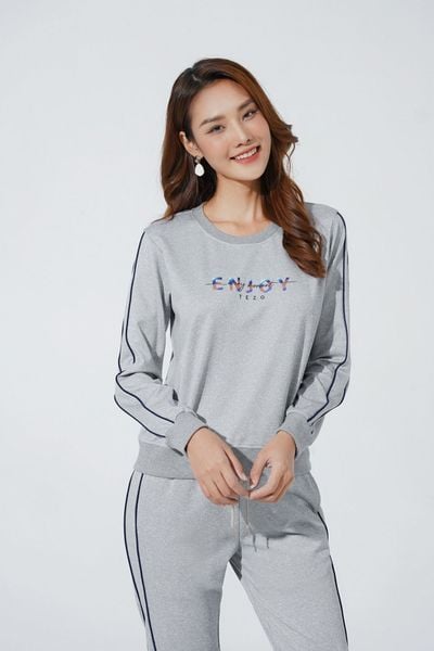 Áo bộ nỉ nữ cổ tròn in chữ Enioy Tezo - 22ANOT006