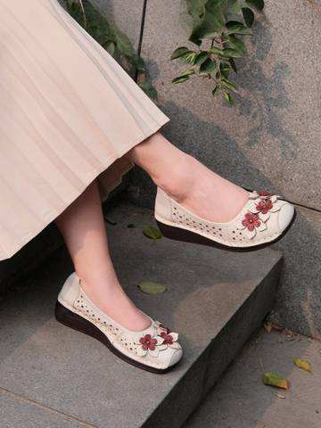 Giày xuồng da dê laser mũi captoe gắn hoa 11022 FLORIE 1